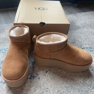 UGG Ultra Mini Classic Platform Boot